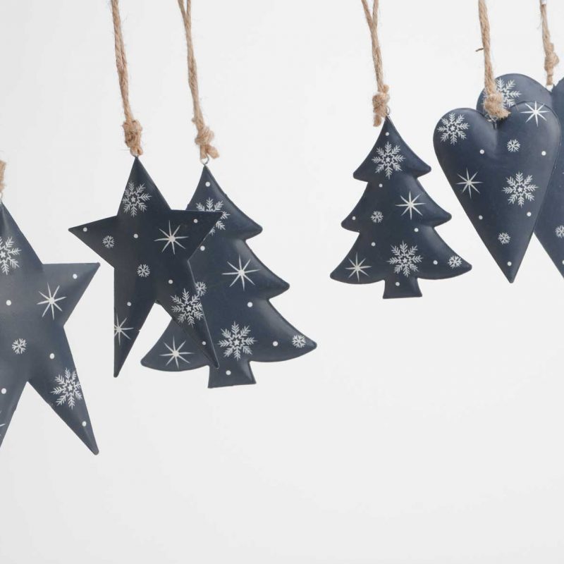 Set de 2 Coeurs Gris Décor Flocons Blancs à Suspendre