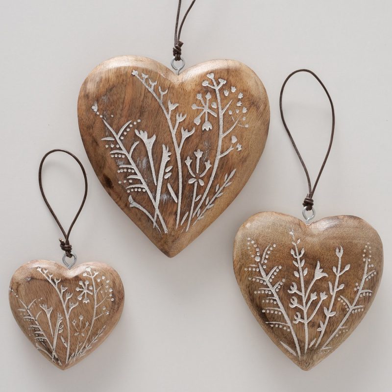 Pendentif Coeur "Fjona" en Bois Manguier Décor Floral H.13cm – Image 3