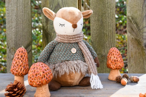 Peluche Renard Assis en Tissu Marron/Vert, 20x13x20cm