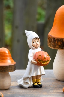 Enfant d'Automne à LED avec Citrouille en Résine Blanc/Orange, 7x9x14cm