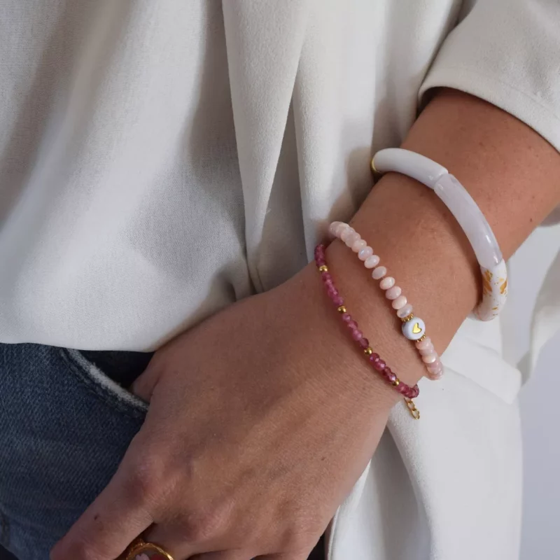 Bracelet en Perles d'Acier Inoxydable Doré à l'Or Fin 3mm et Perles à Facettes Rose 3mm – Image 2