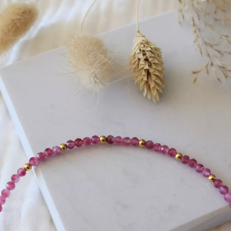Bracelet en Perles d'Acier Inoxydable Doré à l'Or Fin 3mm et Perles à Facettes Rose 3mm
