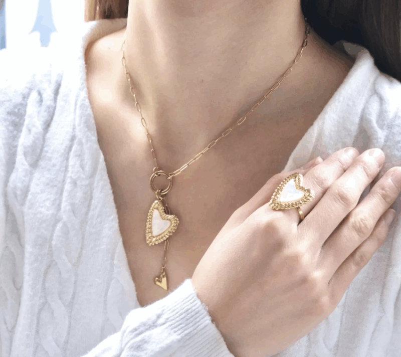 Collier Chaîne en Acier Inoxydable Coeur Doré, Résine Blanche – Image 3