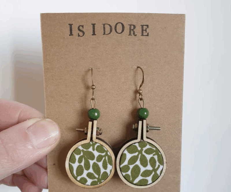 Boucles d'Oreilles "Isidore" en Bois et Coton Upcycling – Image 2