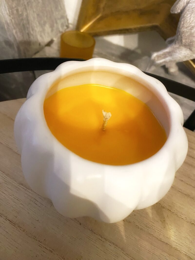 Bougie Naturelle 100% Cire de Soja, Parfum Citrouille Blanche Ambrée, Pot Citrouille en Céramique, 35H – Image 3