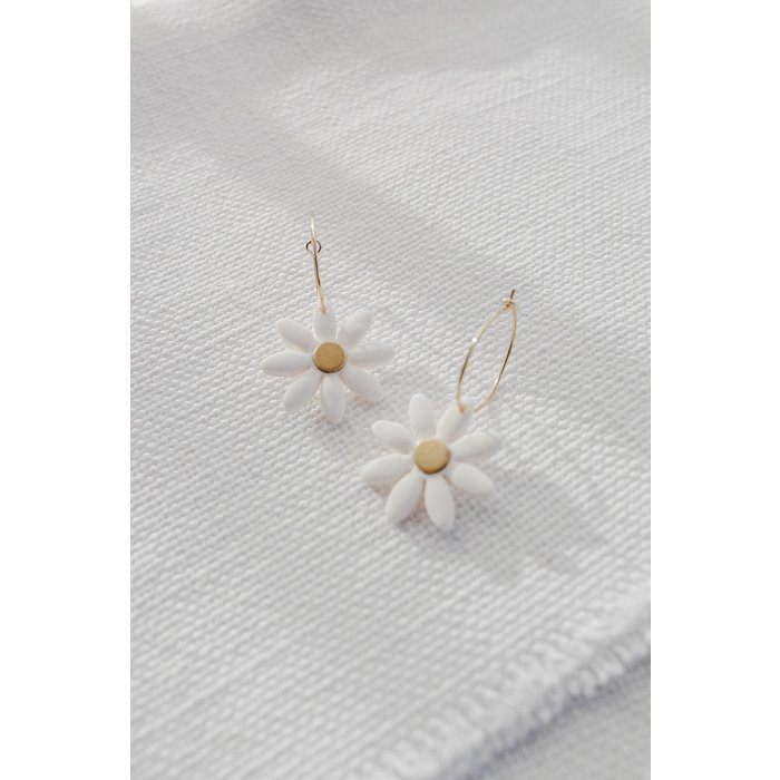 Boucles d'Oreilles Dorée "Marguerite" en Pâte Polymère
