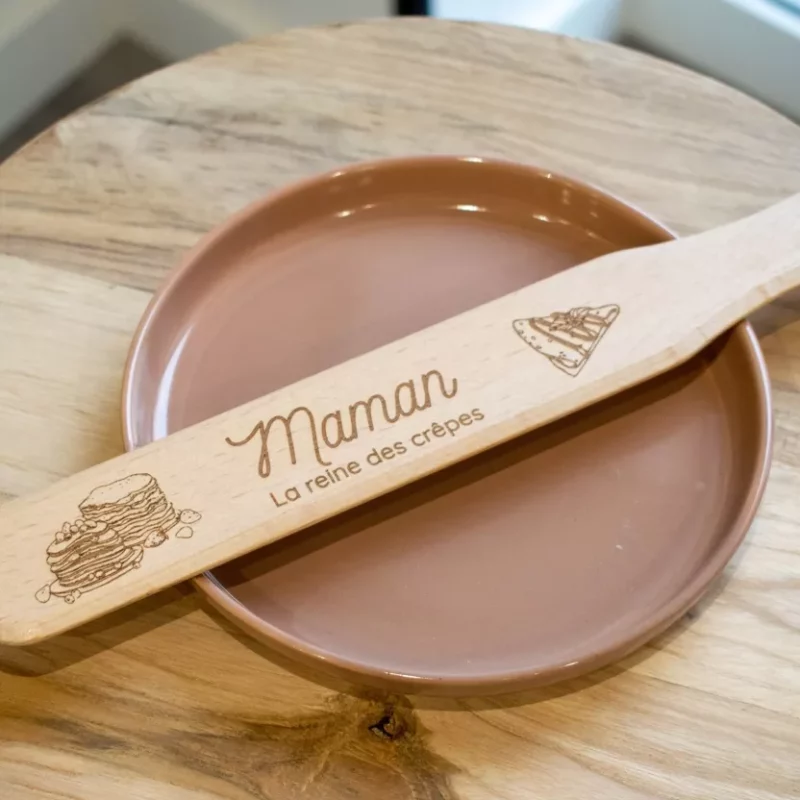 Spatule à Crêpes en Bois de Hêtre "Maman la Reine des Crêpes"