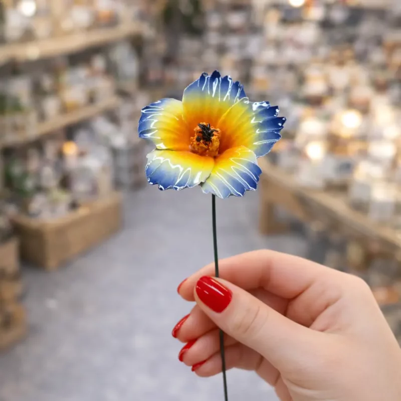 Cosmos Bleue en Céramique ø6-7cm sur Tige 29cm
