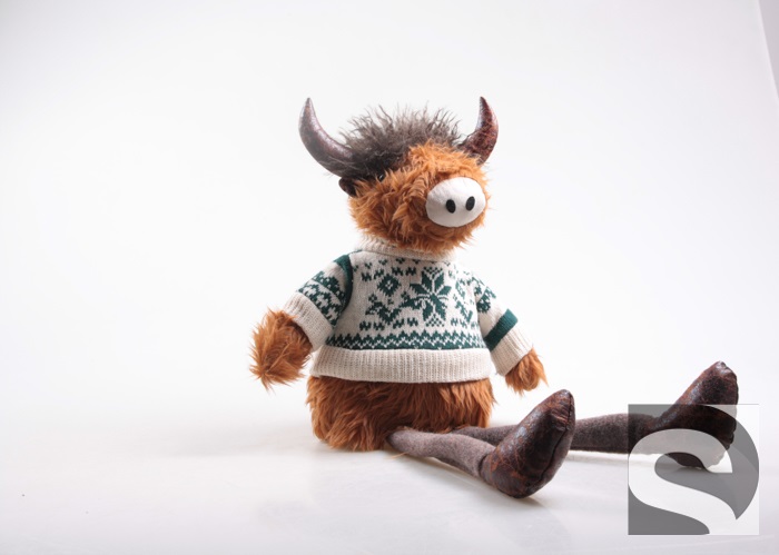 Vache Highland avec Jambes Pendantes 25x18x64cm