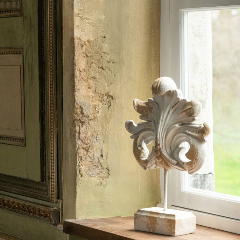 Fleur de Lys en Magnésie Beige 36x11x52cm